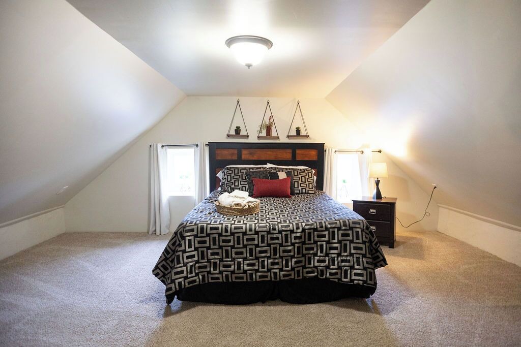 Photo of Bedroom in Gap