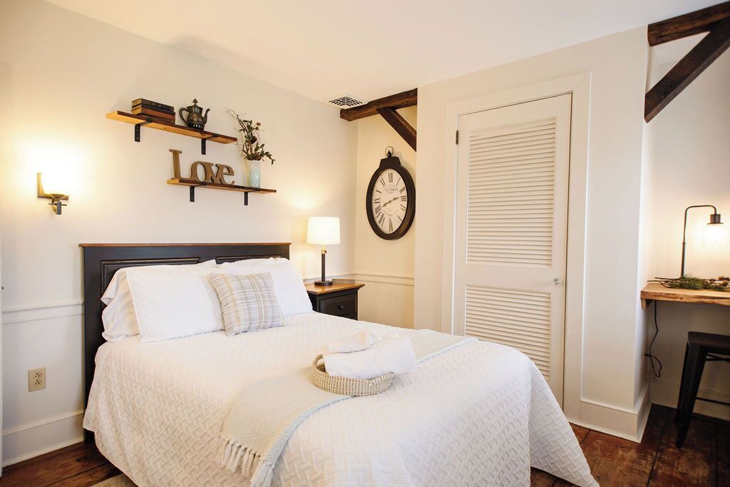 Photo of Bedroom in Gap