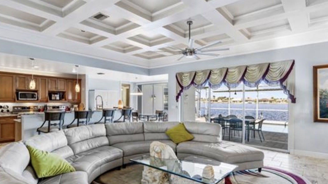 Photo of Livingroom in Eight Lakes