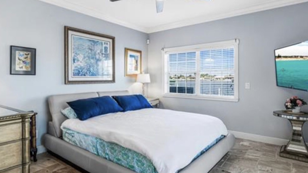 Photo of Bedroom in Eight Lakes