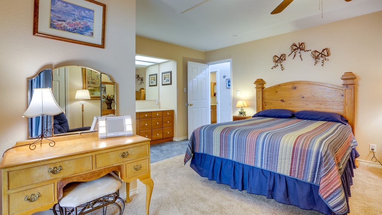 Photo of Bedroom in McQueeney