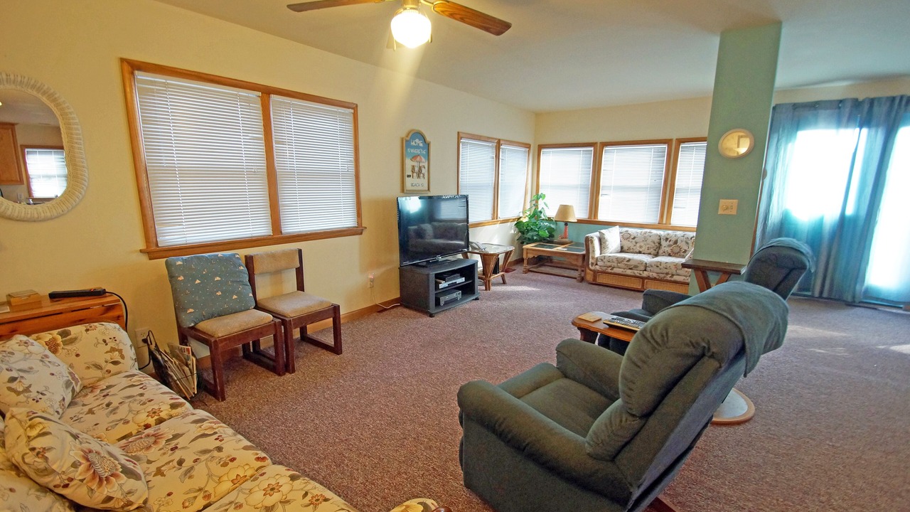 Photo of Livingroom in Kitty Hawk