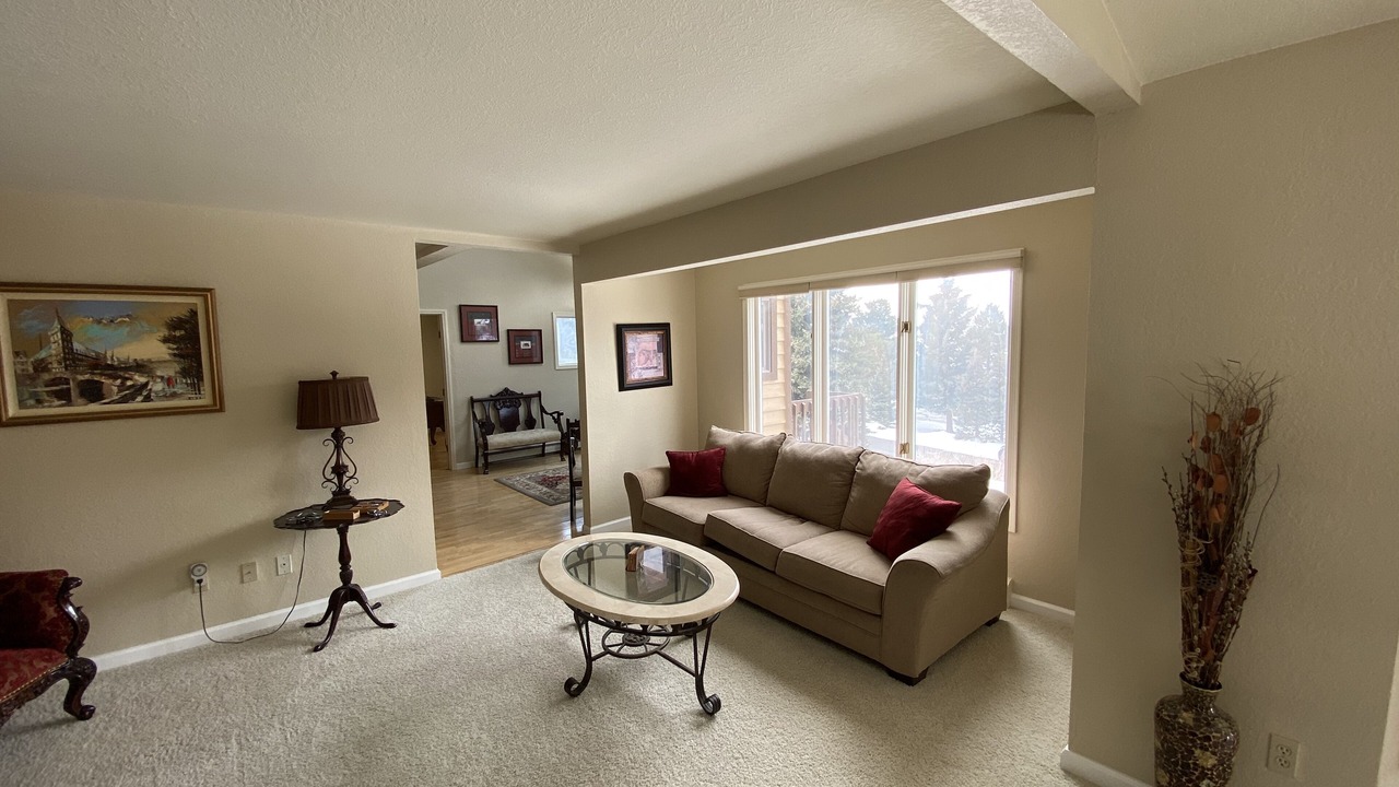 Photo of Livingroom in The Pinery