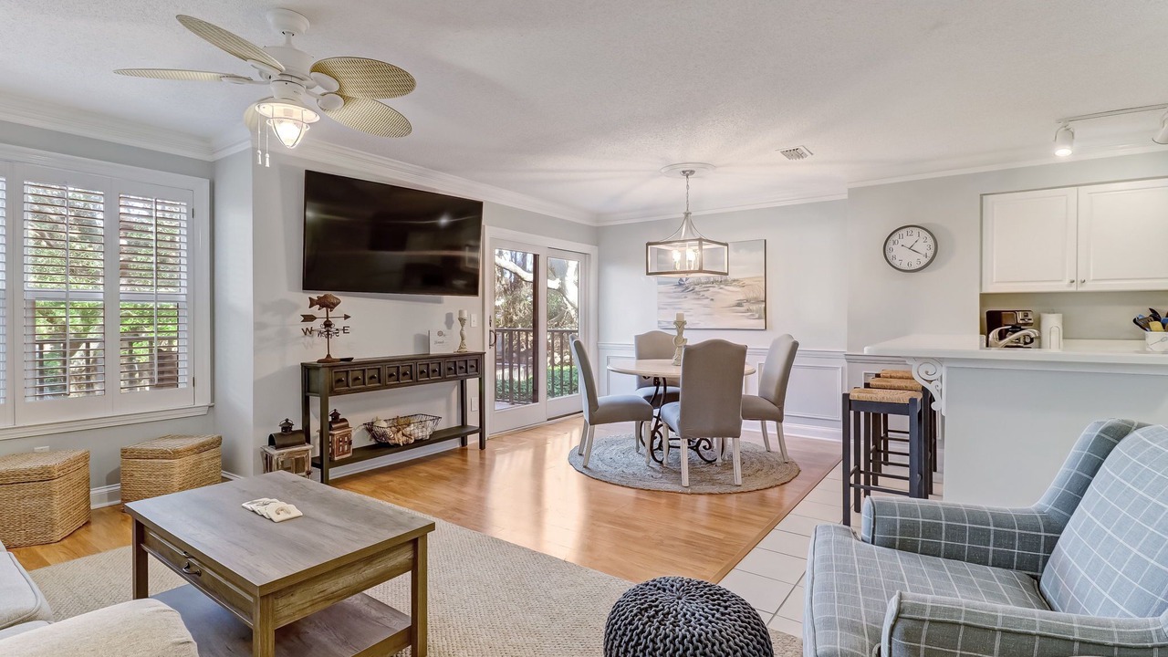 Photo of Livingroom in Amelia City