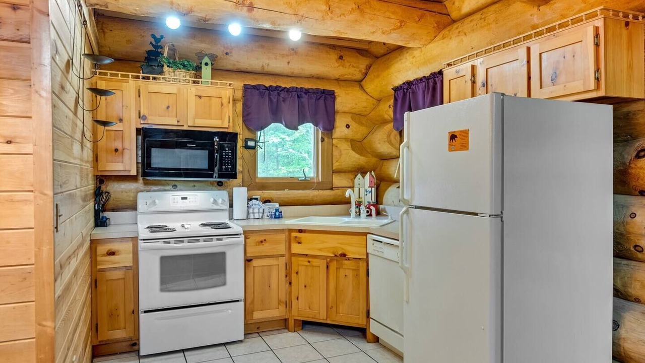 Photo of Kitchen in White Oak Lodge