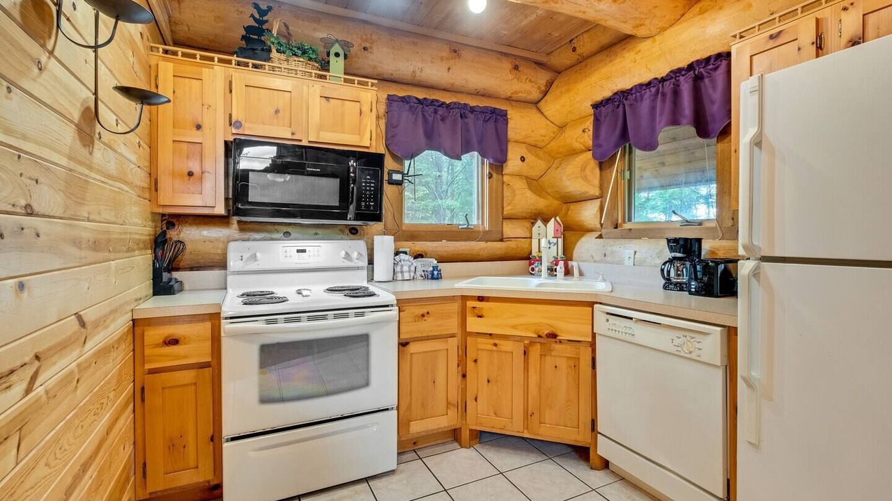 Photo of Kitchen in White Oak Lodge