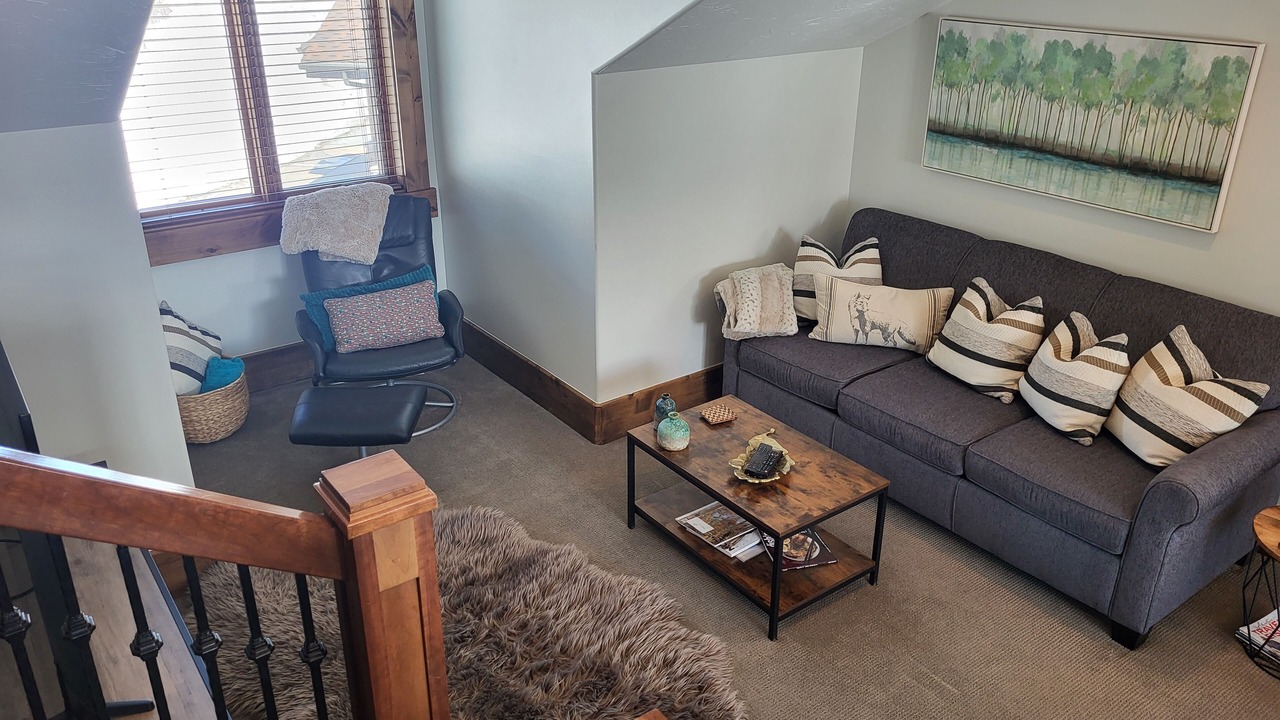 Photo of Livingroom in Midway