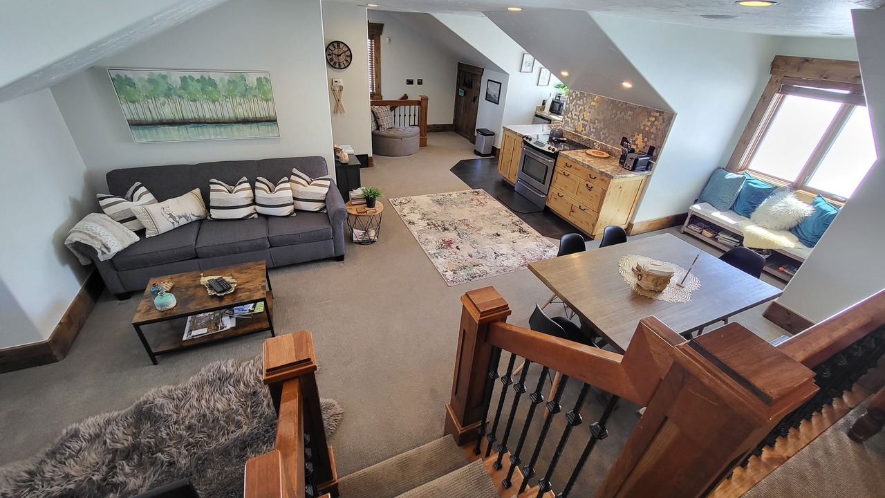 Photo of Livingroom in Midway