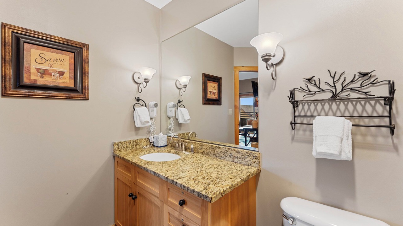 Photo of Bathroom in River Run