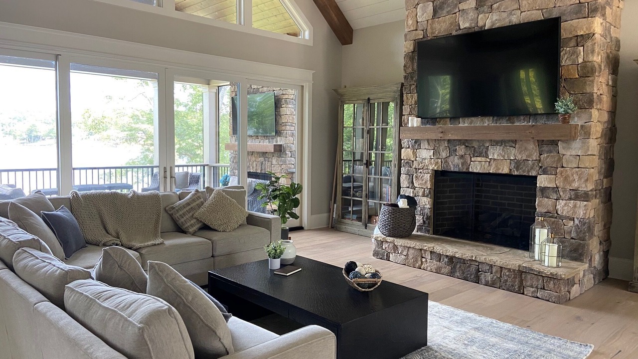 Photo of Livingroom in Lake Oconee