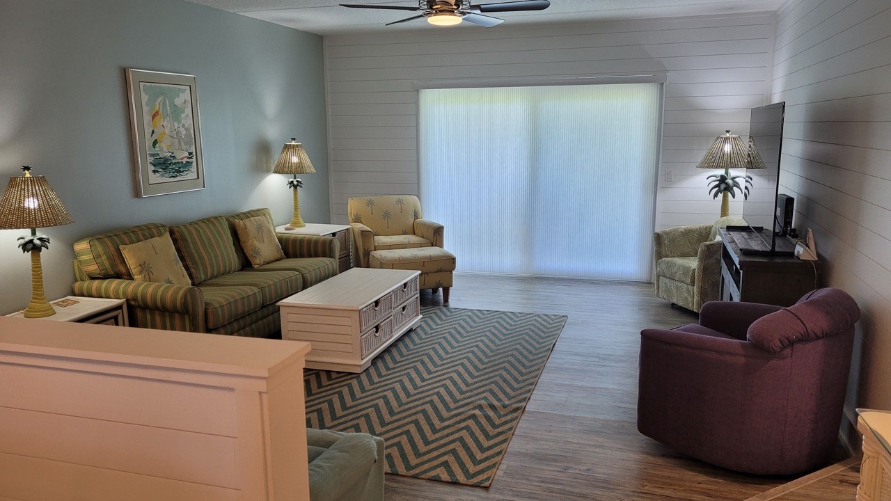 Photo of Livingroom in Crescent Beach