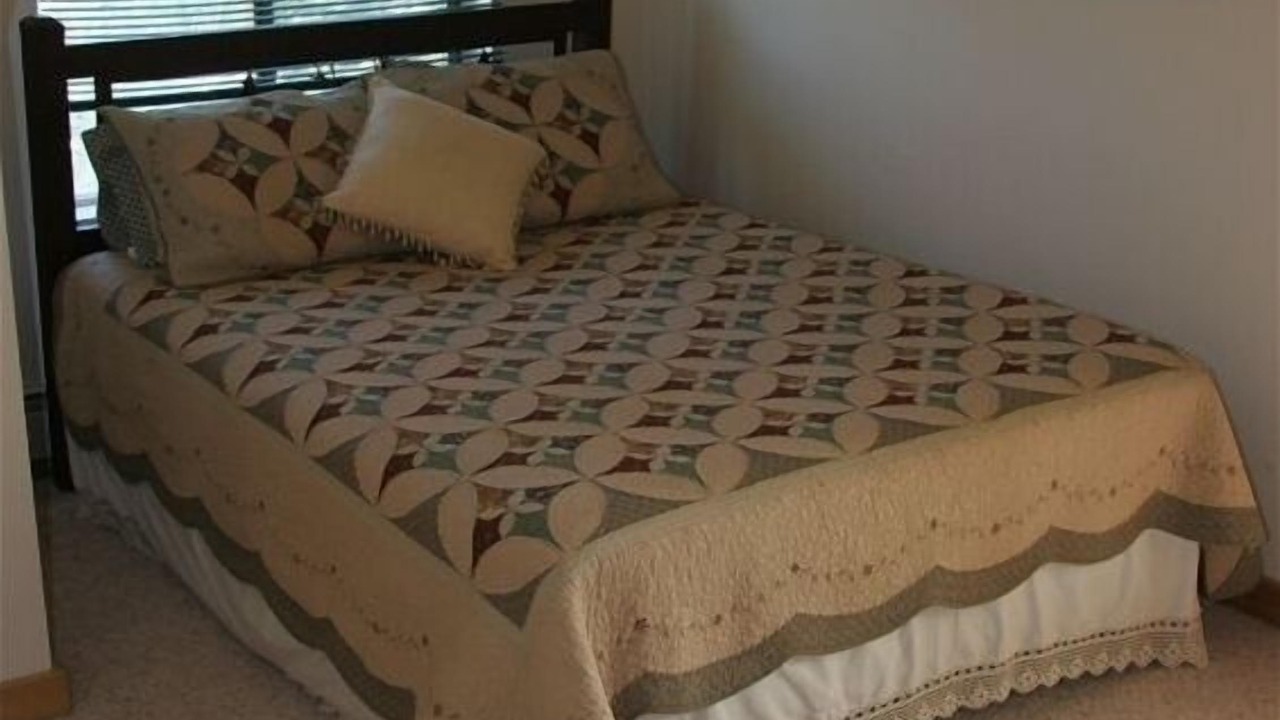 Photo of Bedroom in Divide