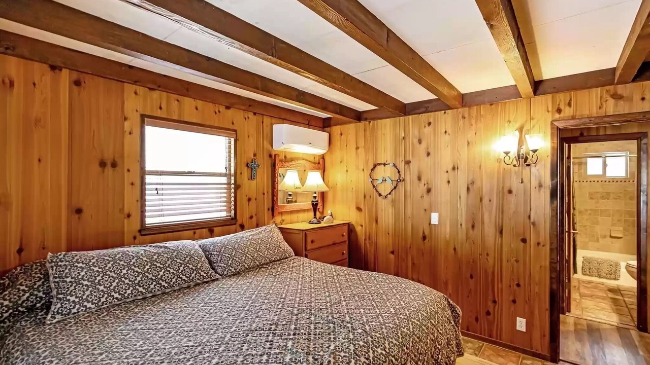 Photo of Bedroom in Cloudcroft