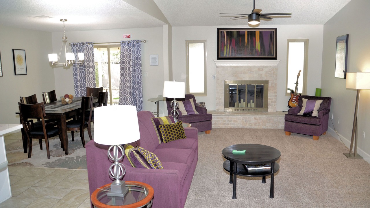 Photo of Livingroom in Green Valley North
