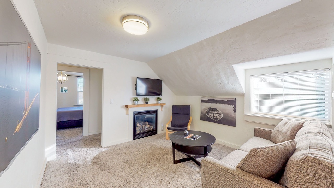 Photo of Livingroom in Eureka