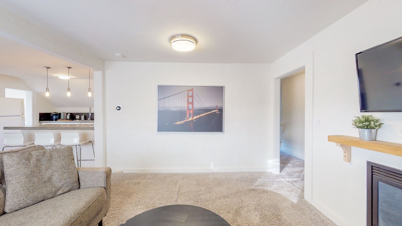 Photo of Livingroom in Eureka