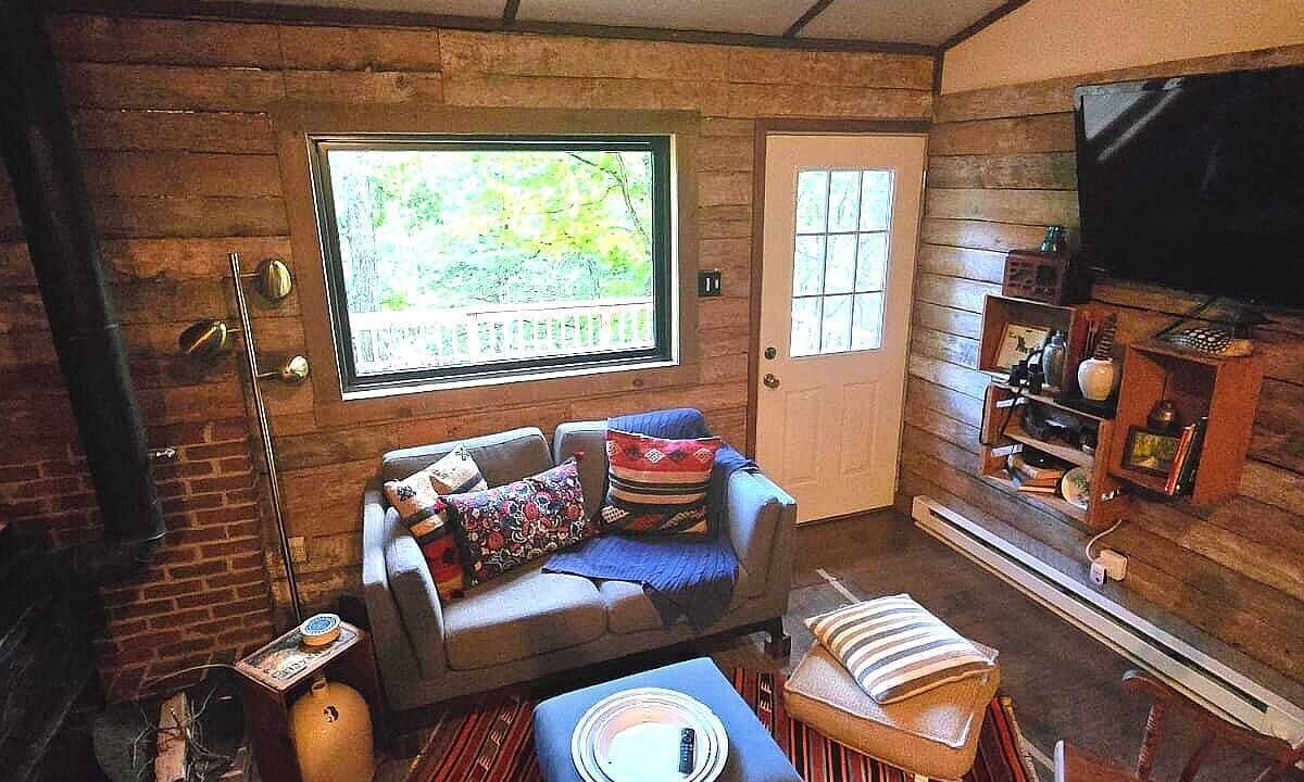 Photo of Livingroom in Wardensville