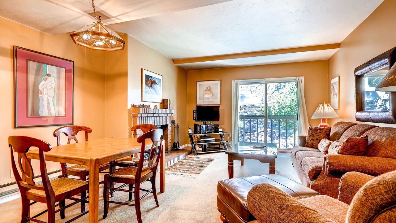 Photo of Livingroom in North Park City
