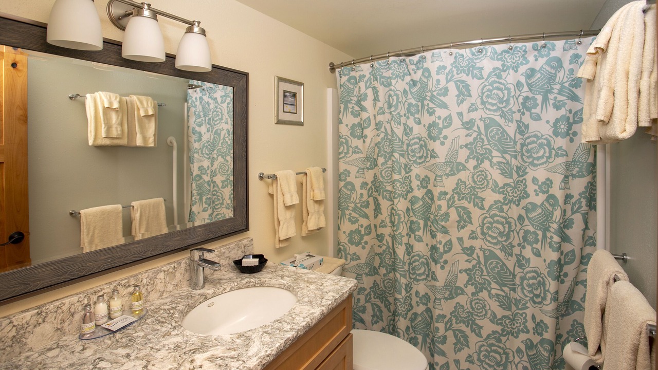 Photo of Bathroom in Gearhart