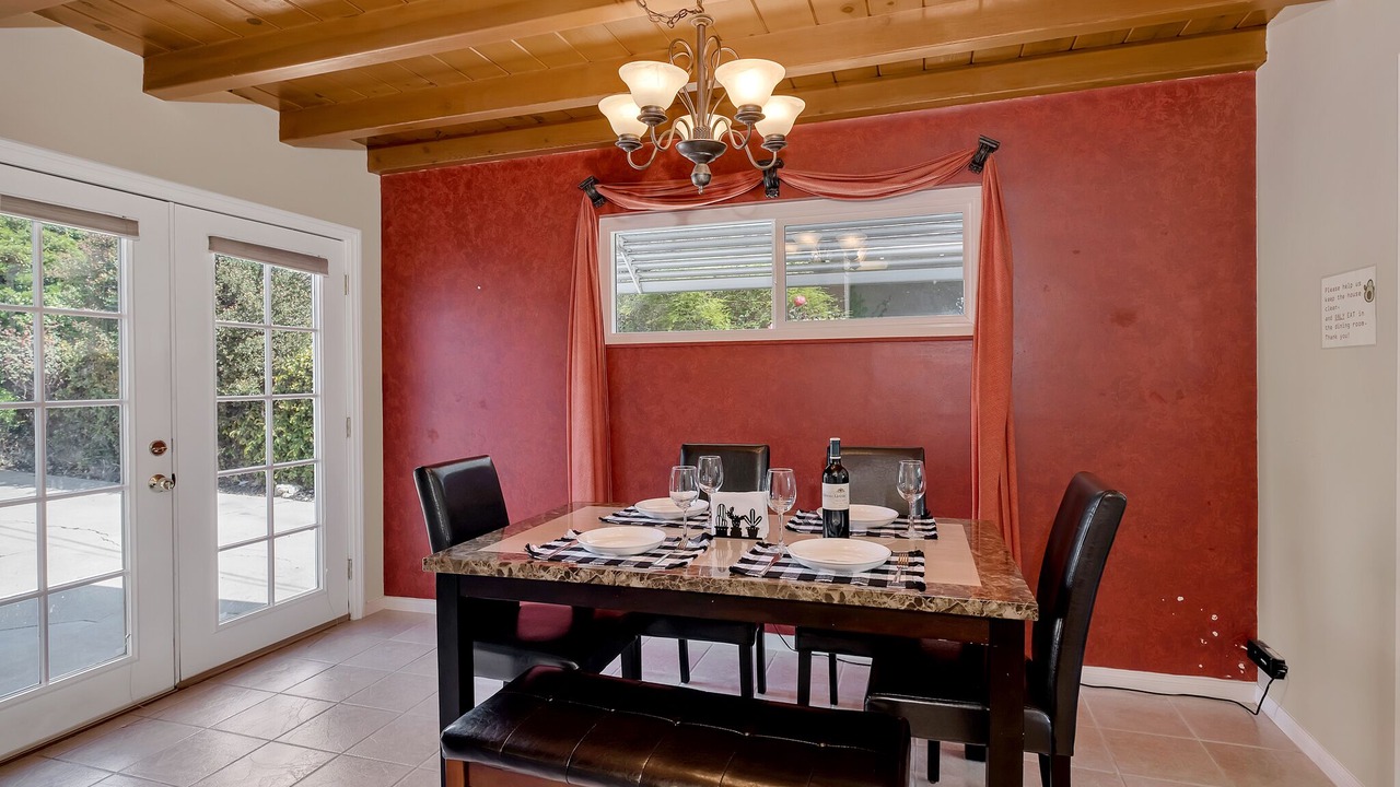 Photo of Livingroom in Ontario
