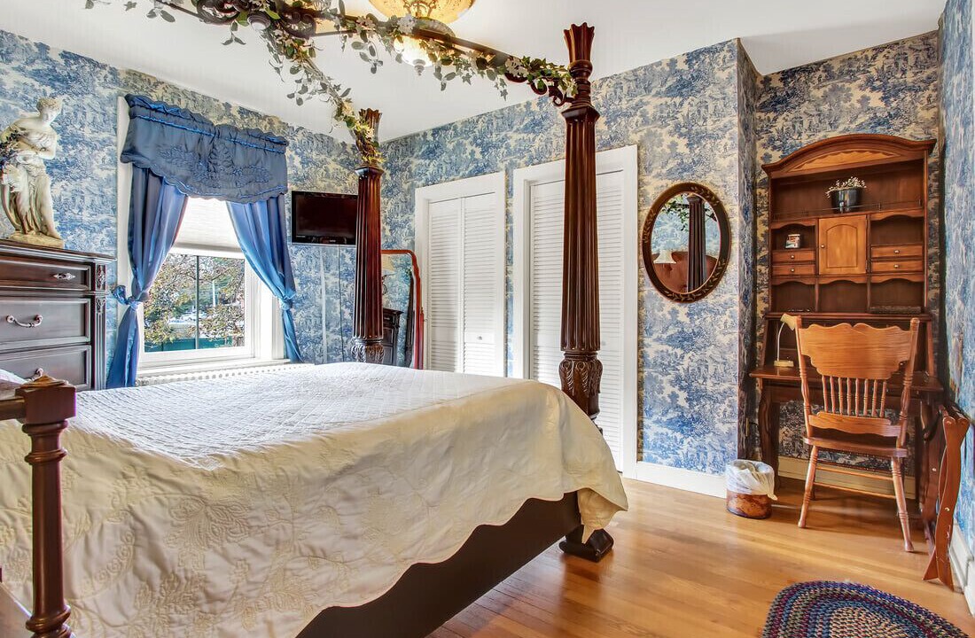 Photo of Bedroom in Annville