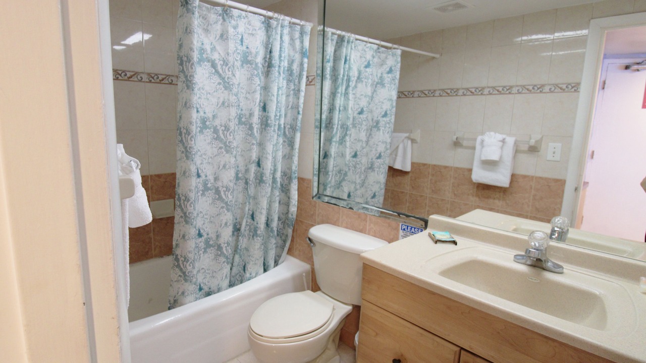 Photo of Bathroom in Mid Beach