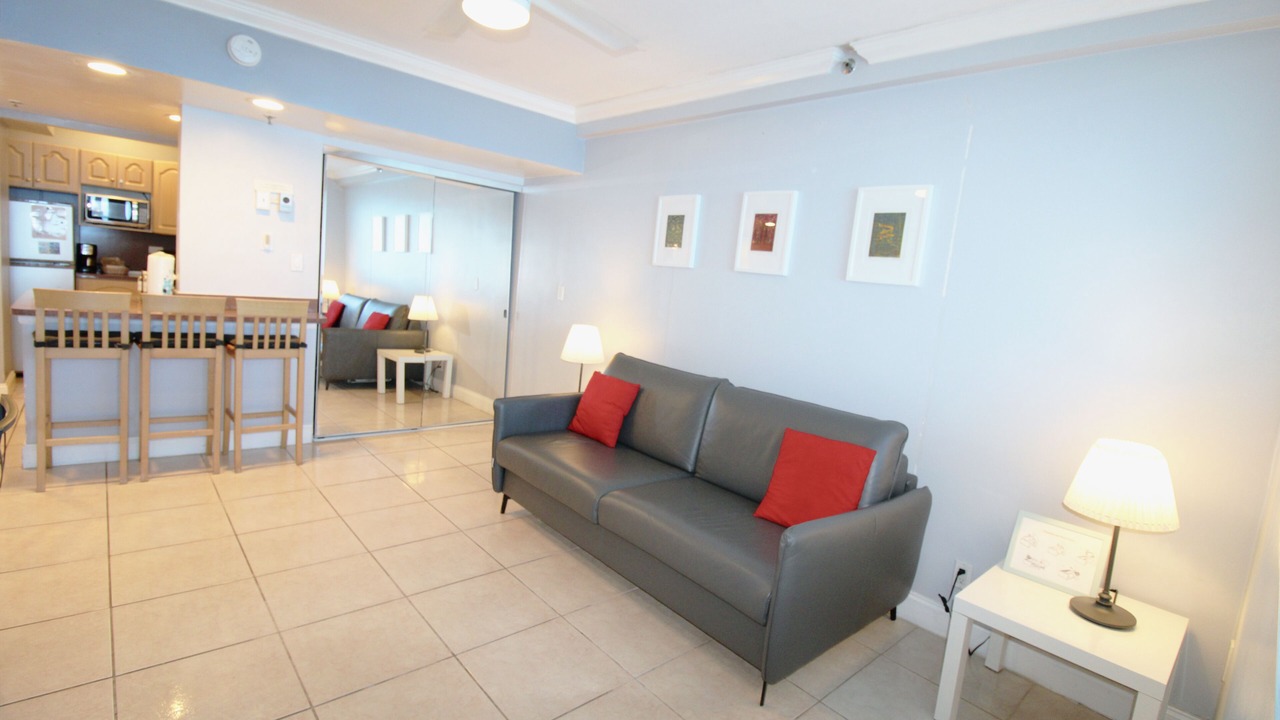 Photo of Livingroom in Mid Beach
