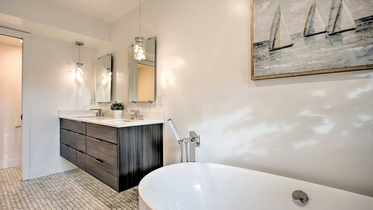 Photo of Bathroom in Englewood