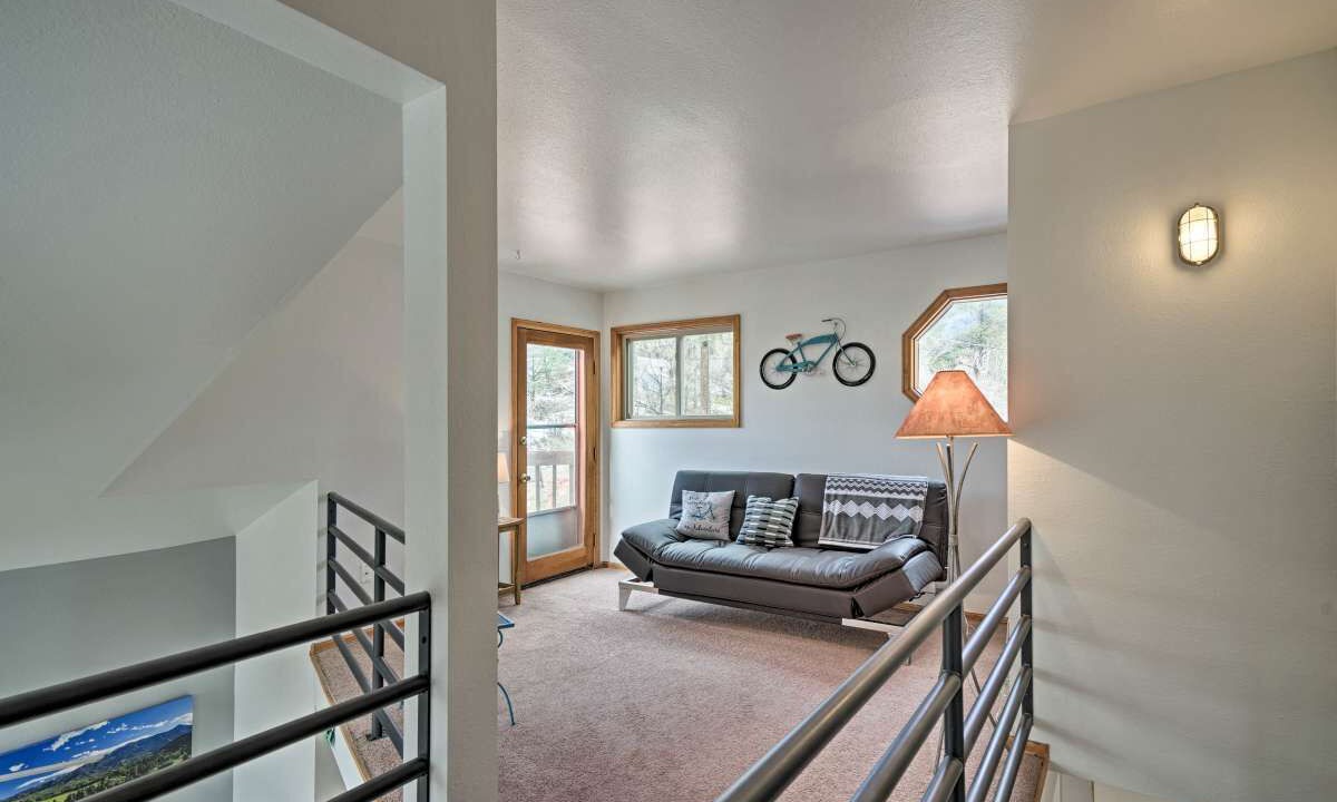 Photo of Livingroom in West Colorado Springs