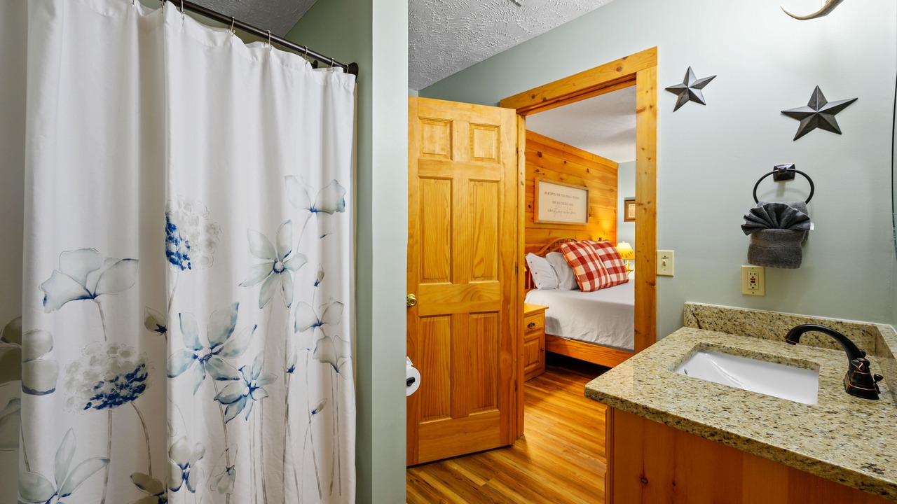 Photo of Bathroom in Black Bear Falls