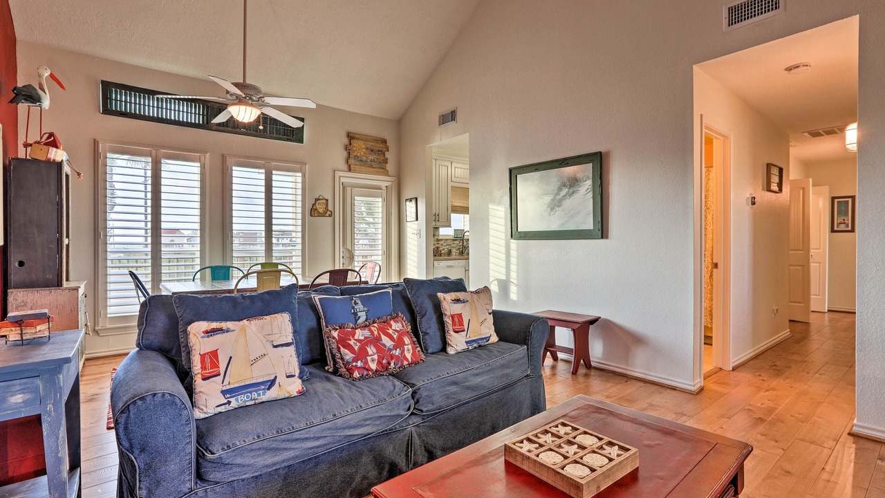 Photo of Livingroom in Isla Del Sol