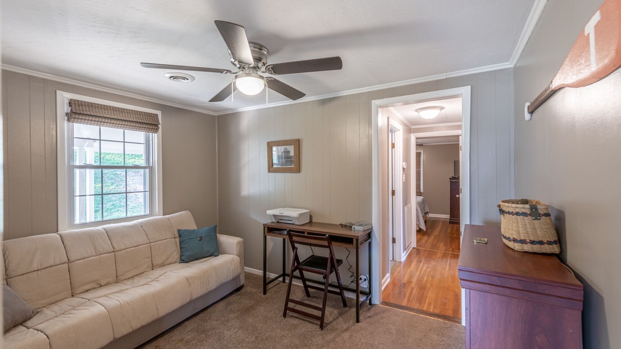 Photo of Livingroom in Bluff City