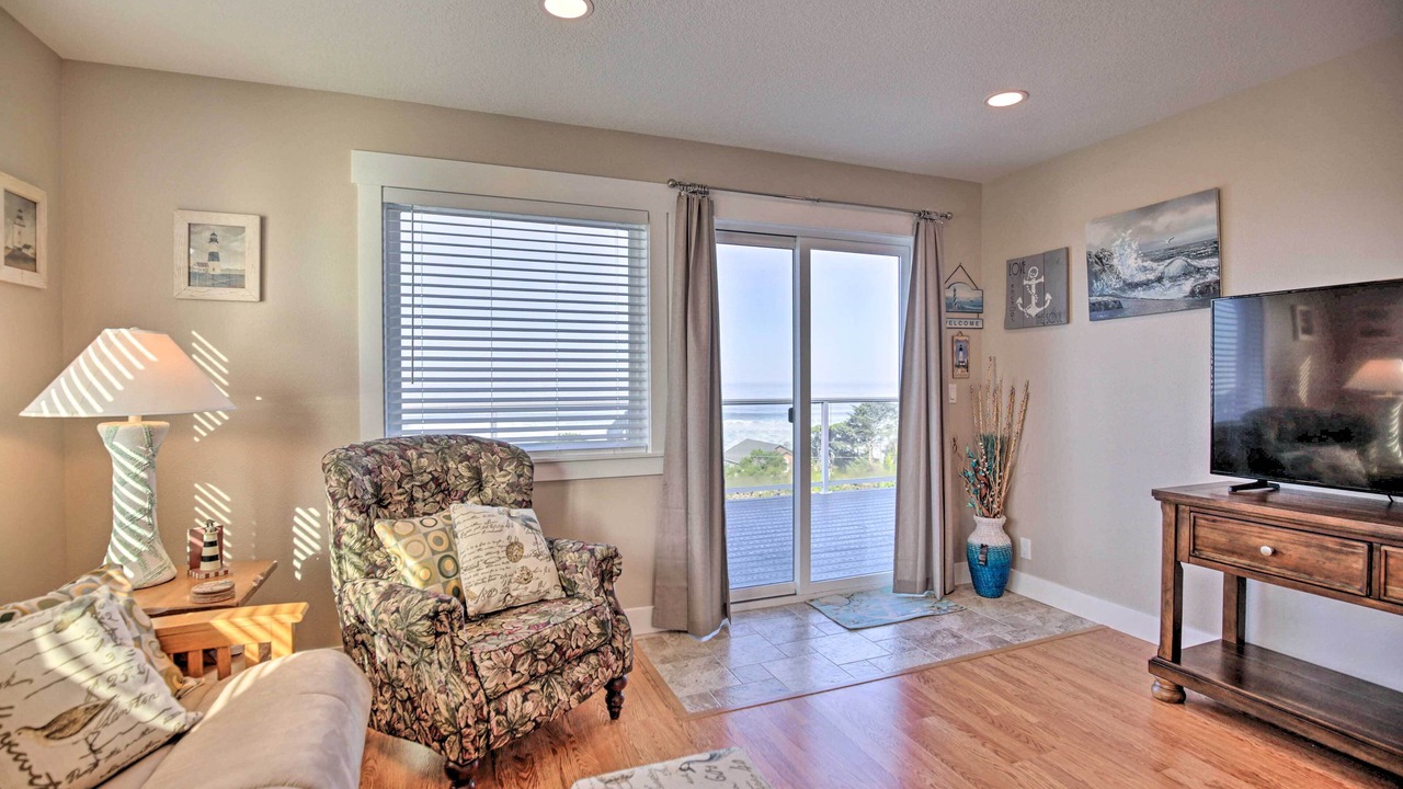 Photo of Livingroom in Lincoln City