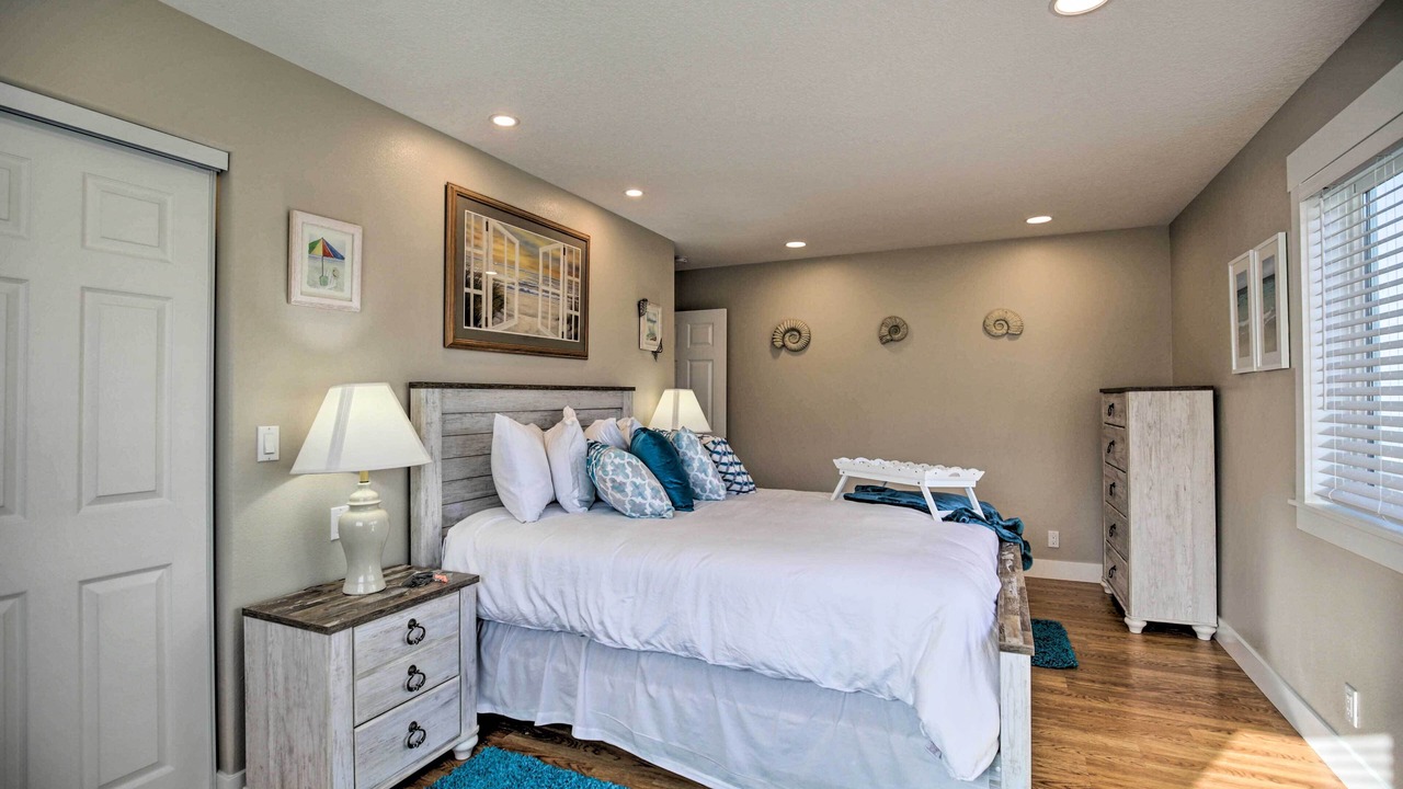Photo of Bedroom in Lincoln City