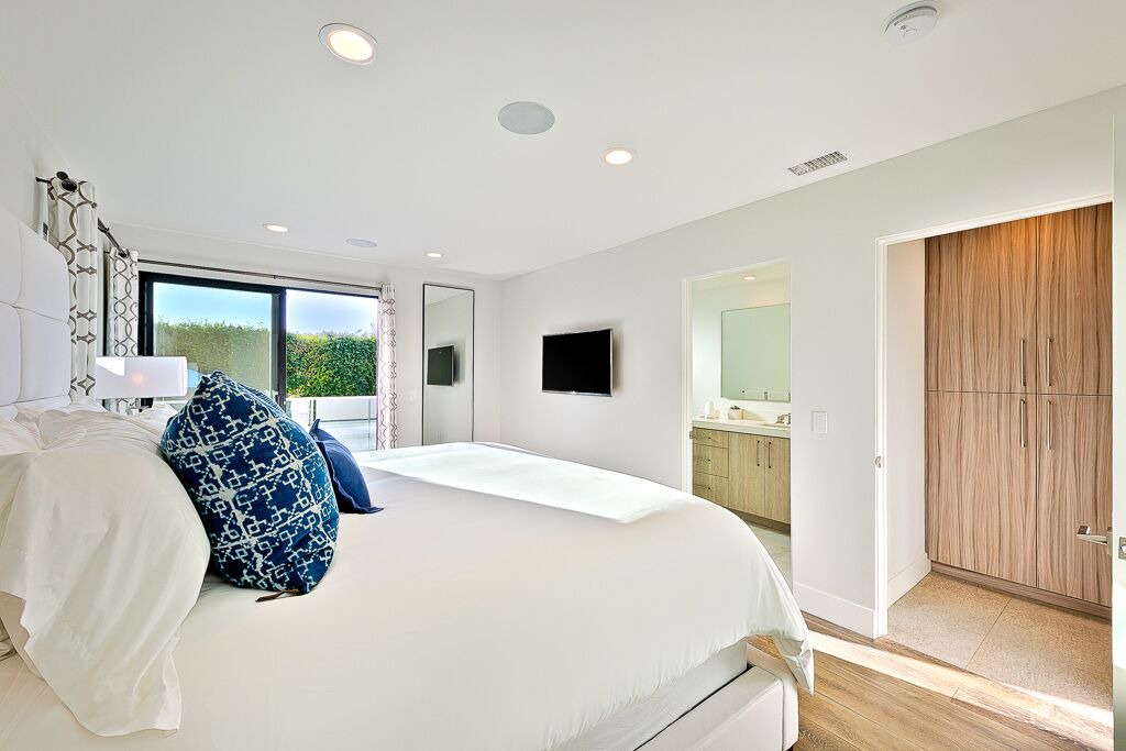 Photo of Bedroom in Cardiff-by-the-Sea