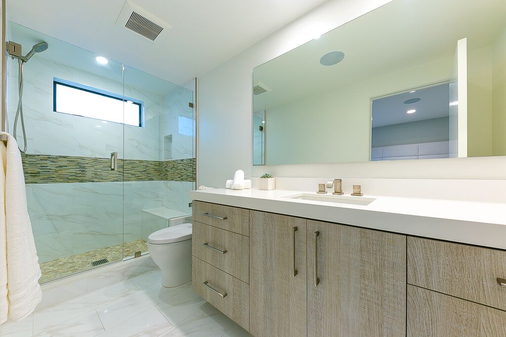 Photo of Bathroom in Cardiff-by-the-Sea