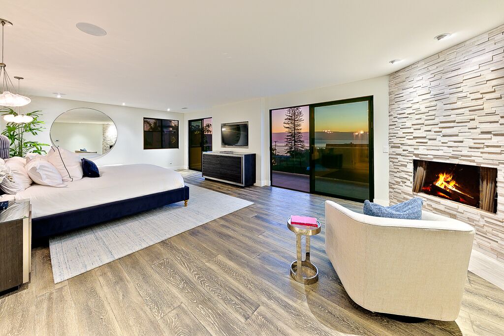 Photo of Bedroom in Cardiff-by-the-Sea