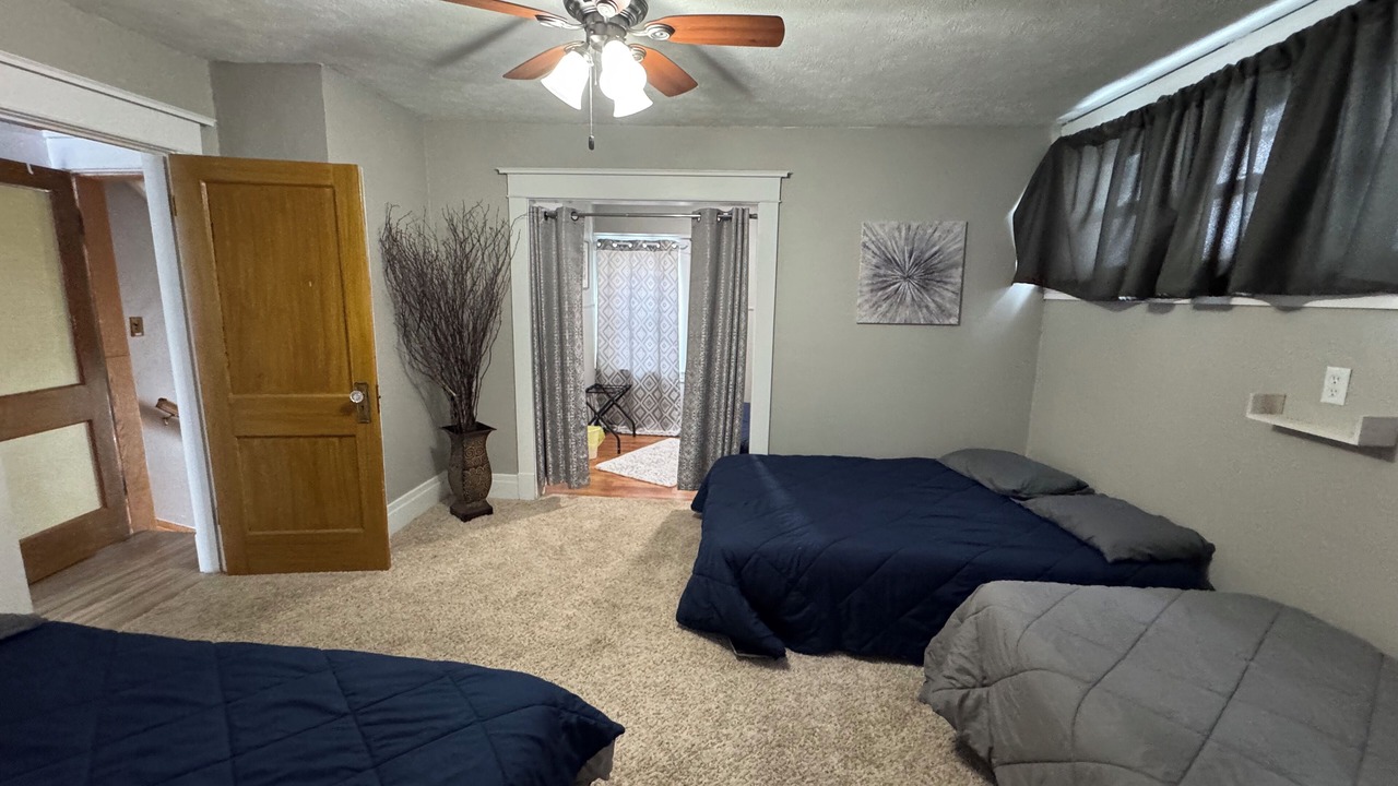 Photo of Bedroom in Westside Connection