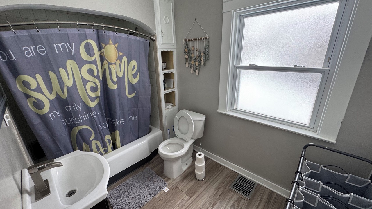 Photo of Bathroom in Westside Connection