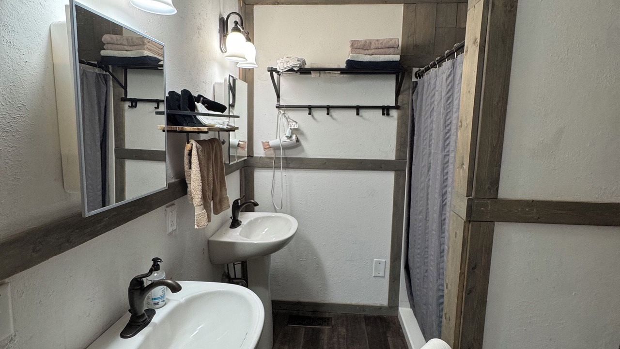 Photo of Bathroom in Westside Connection