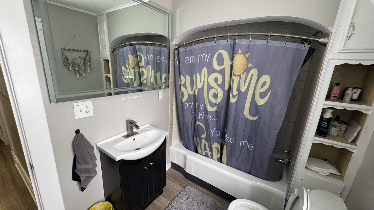 Photo of Bathroom in Westside Connection