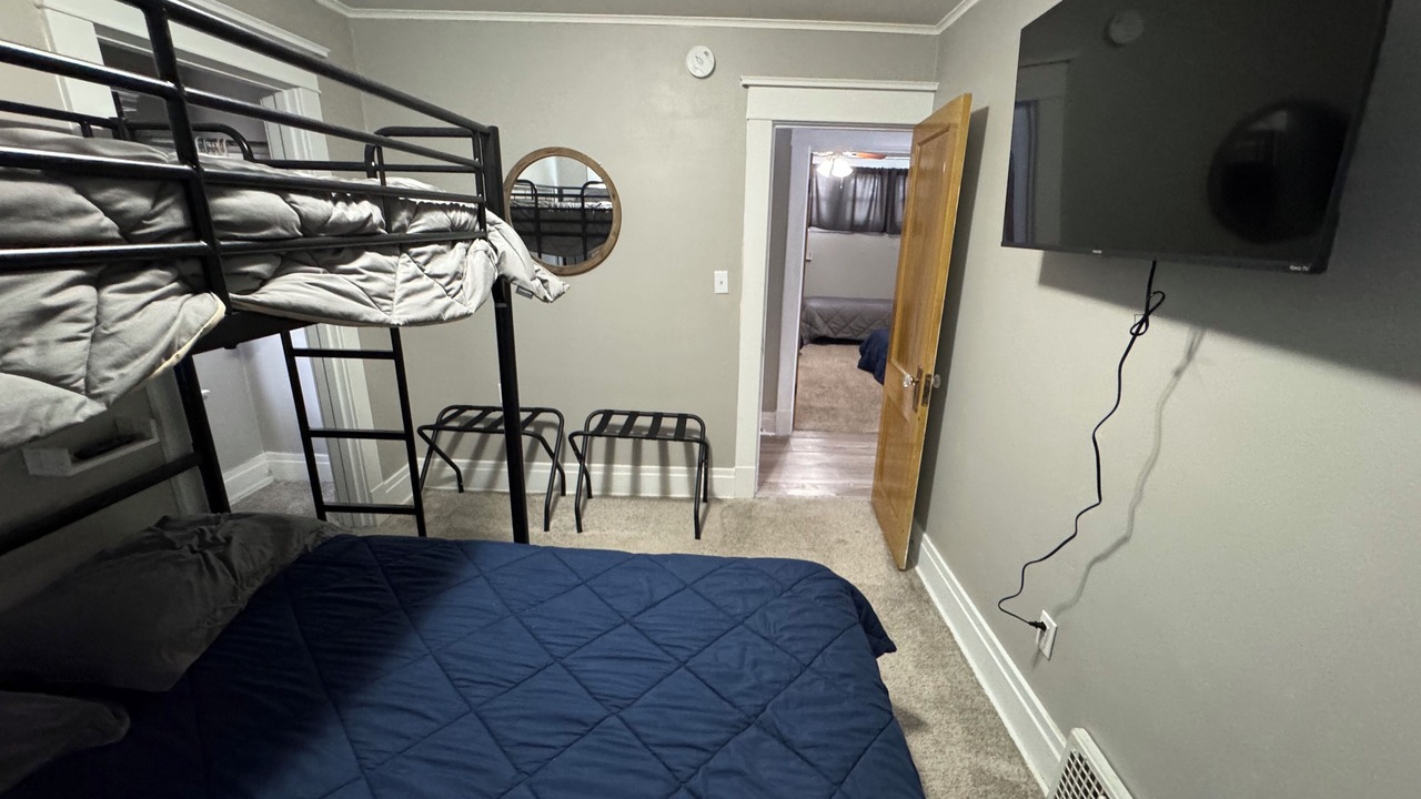 Photo of Bedroom in Westside Connection