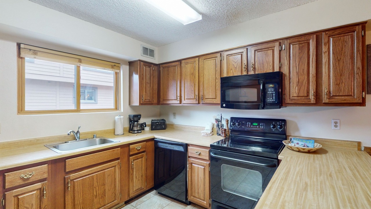 Photo of Kitchen in Peak 9