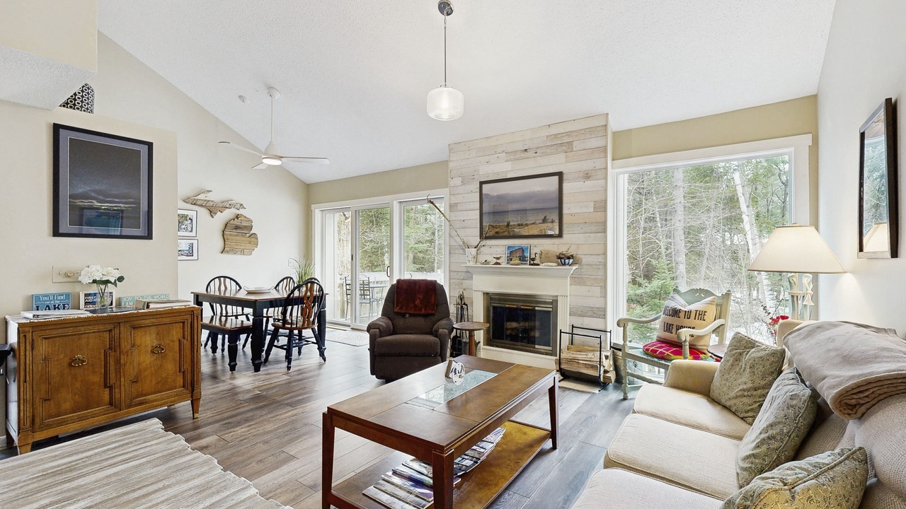 Photo of Livingroom in Harbor Springs