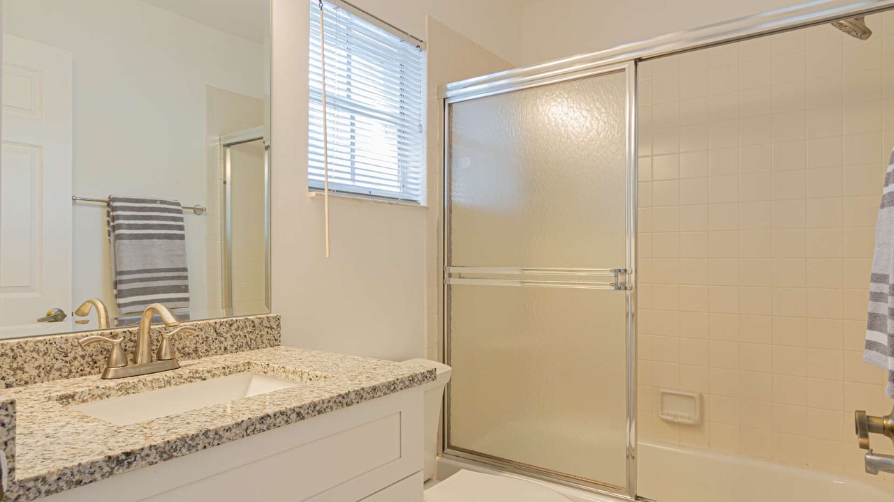 Photo of Bathroom in Crown Pointe