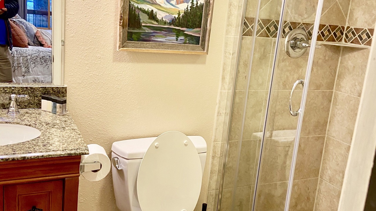 Photo of Bathroom in Peak 9