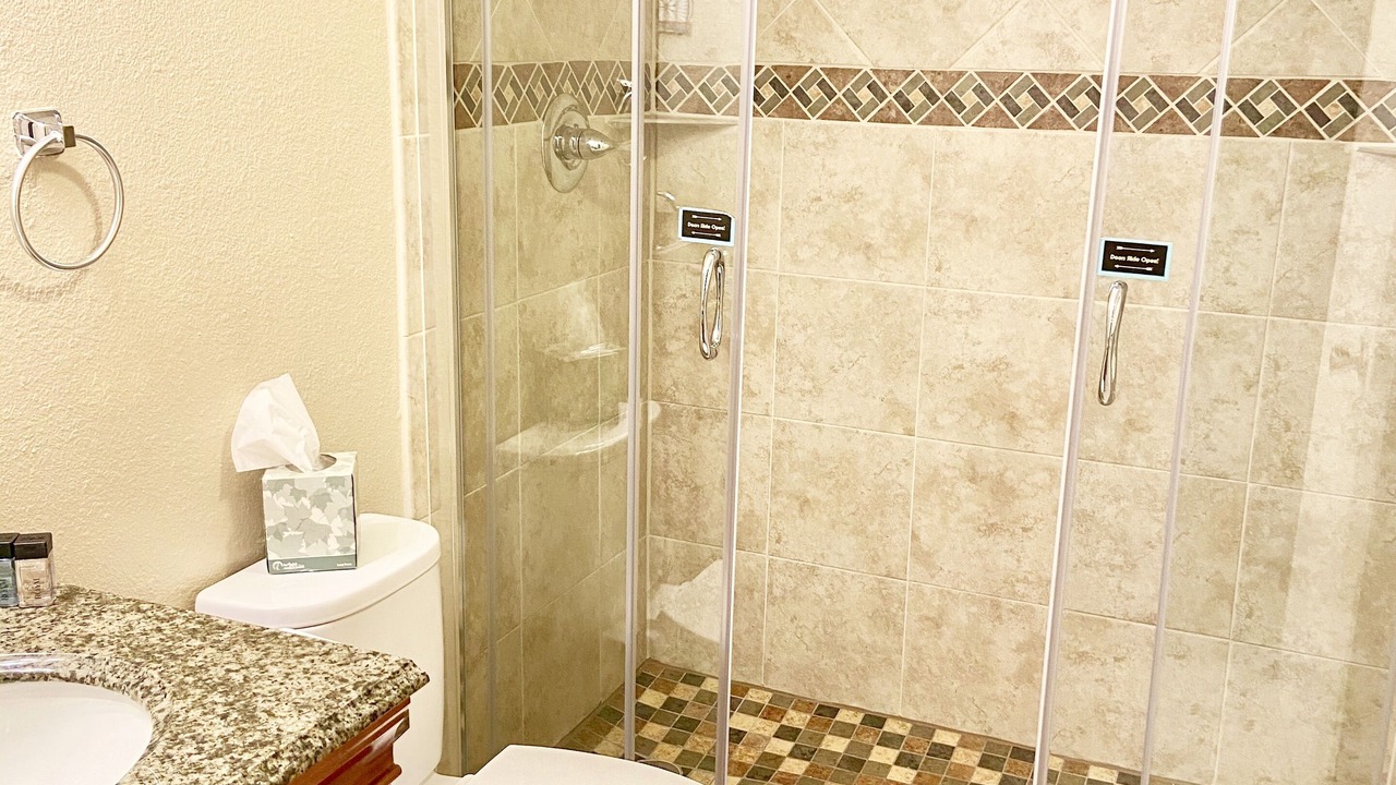 Photo of Bathroom in Peak 9