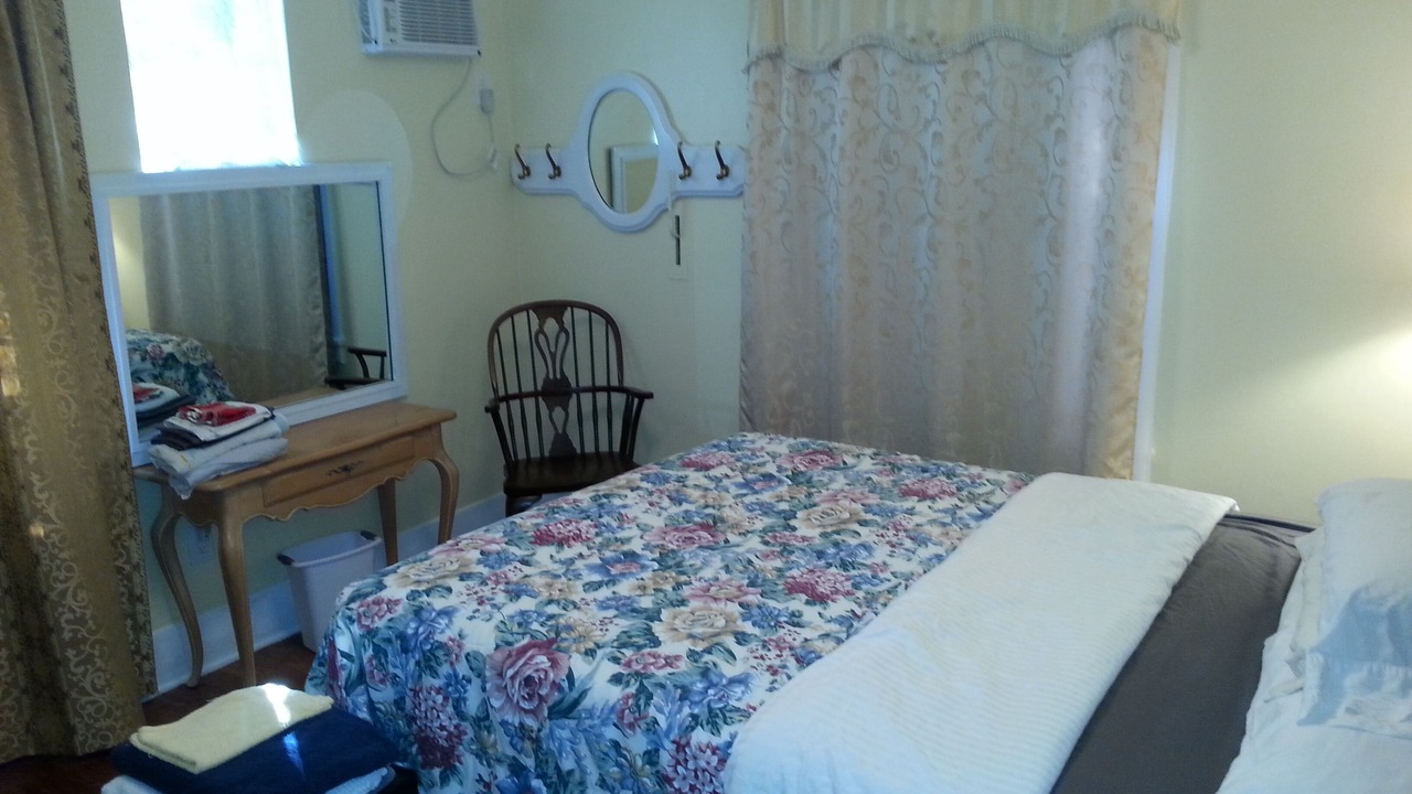 Photo of Bedroom in Mid City