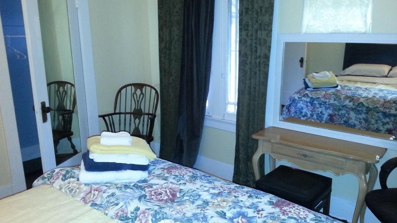 Photo of Bedroom in Mid City