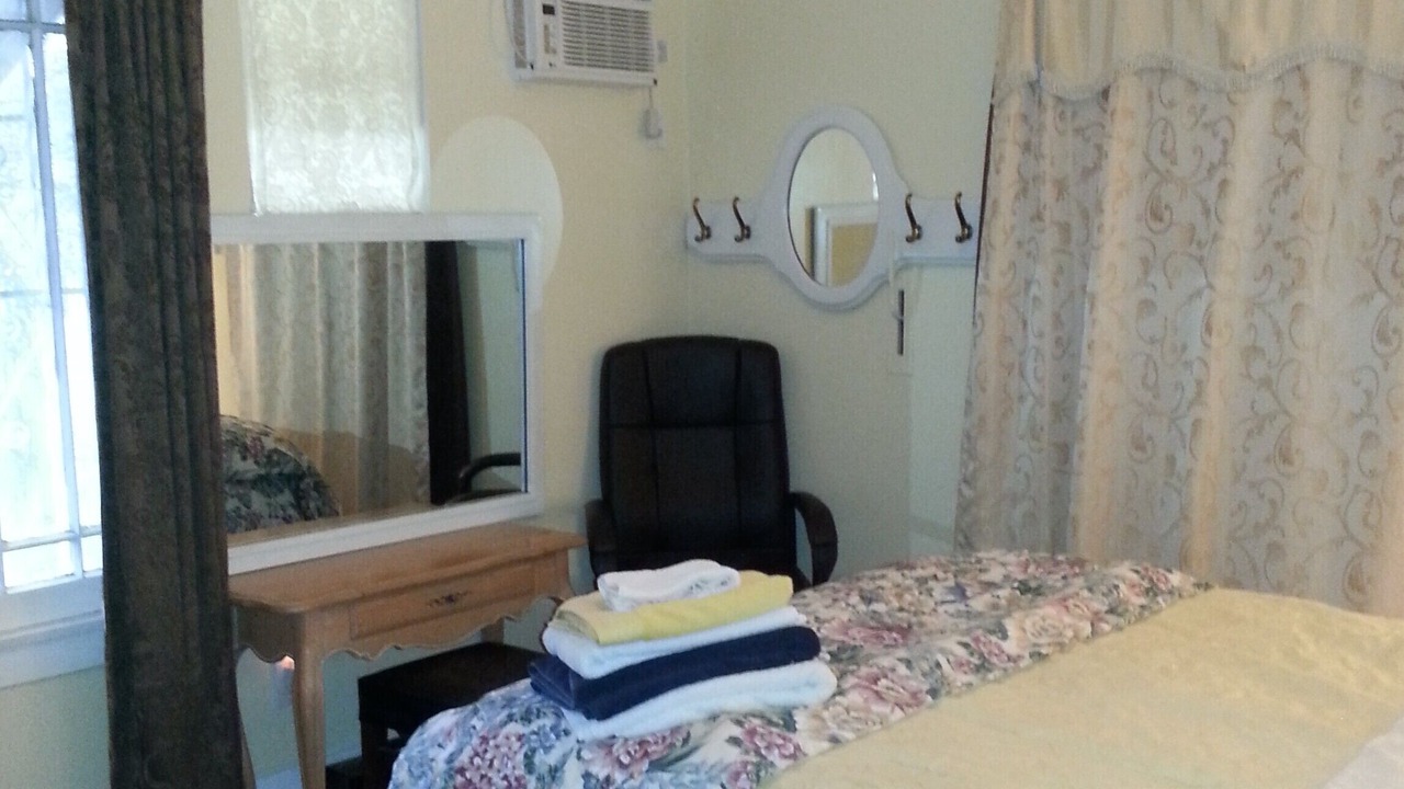 Photo of Bedroom in Mid City